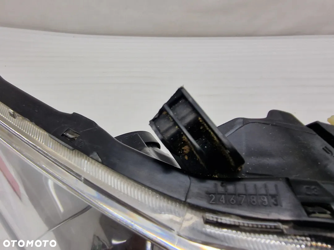 TOYOTA AURIS I LIFT 09-12 PRAWA LAMPA PRZEDNIA PRZÓD , NR 81110-02A40 / 89903723 / 89903691 , NR AUKCJI LL446 - 10