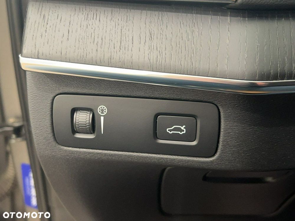 Volvo XC 90 - 28