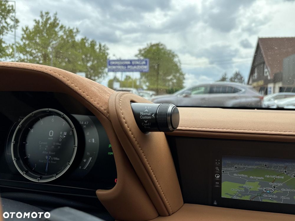 Lexus LC 500h Prestige - 22