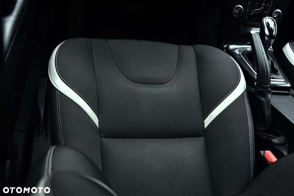 Volvo V40 T3 Geartronic - 14
