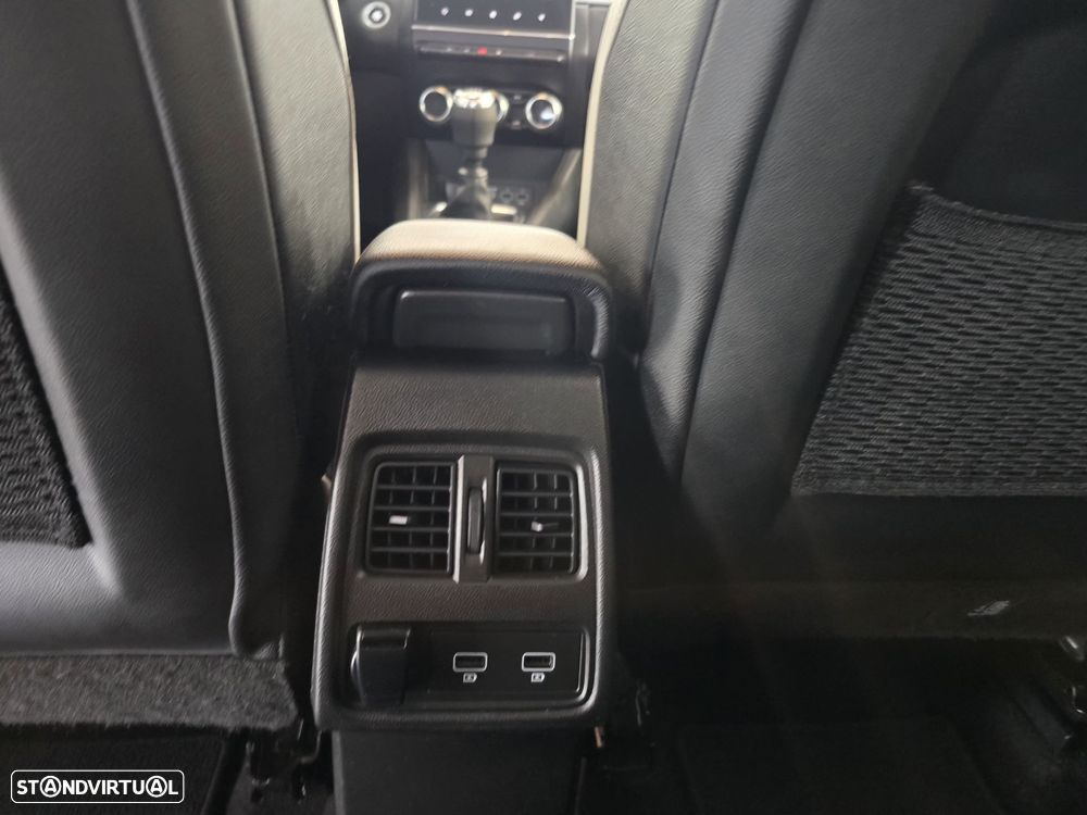 Renault Captur 1.0 TCe Intens - 12