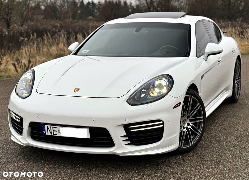 Porsche Panamera GTS PDK - 21