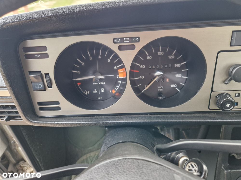 Volkswagen Golf - 6