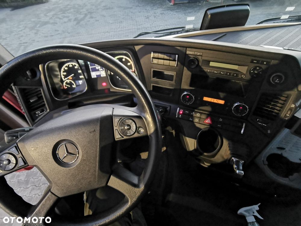 Mercedes-Benz Actros - 11