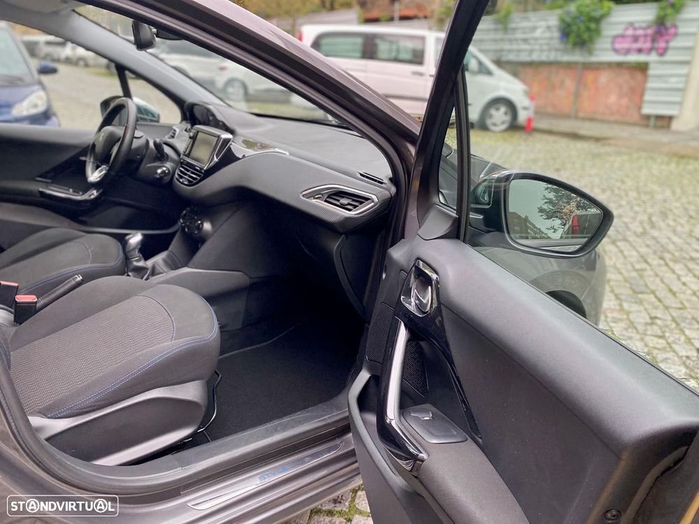 Peugeot 208 1.2 PureTech Style - 17