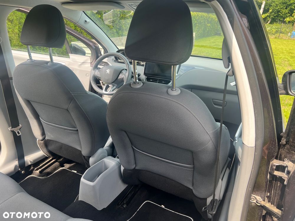 Peugeot 208 1.4 VTi Allure - 26