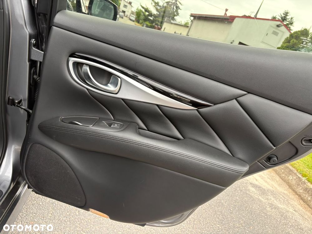 Infiniti Q70 2.2d Premium Executive - 20