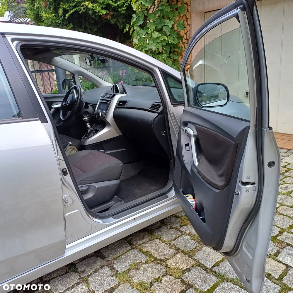 Toyota Verso 2.0 D-4D Premium - 25