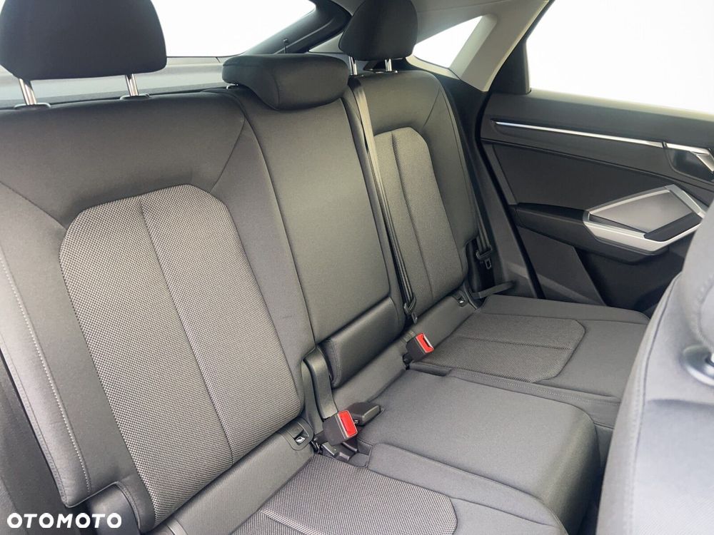 Audi Q3 Sportback - 15