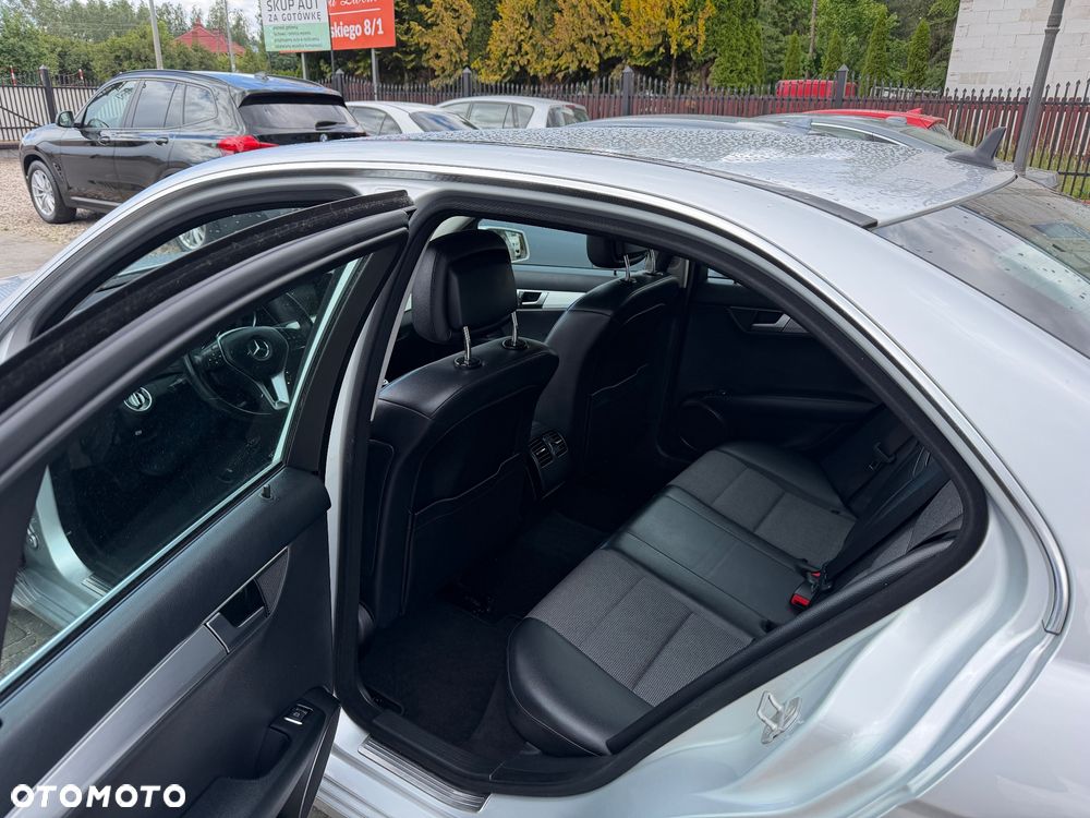 Mercedes-Benz Klasa C 180 CGI BlueEff Avantgarde - 8