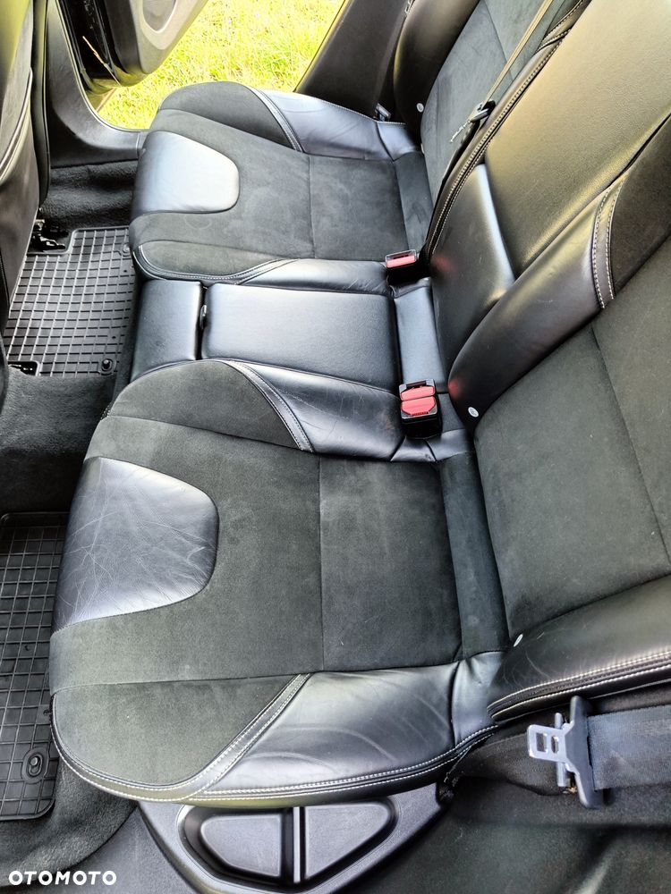Volvo V40 D4 Drive-E R-Design Momentum - 25