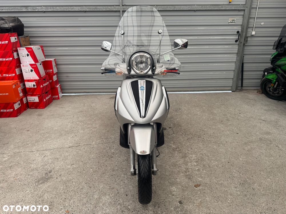 Piaggio Beverly - 2