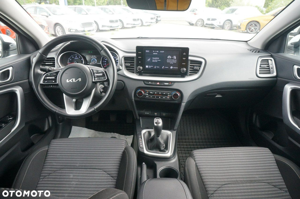 Kia Ceed 1.5 T-GDI M - 10