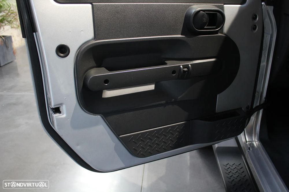 Jeep Wrangler 2.8 CRD ATX Sport - 19