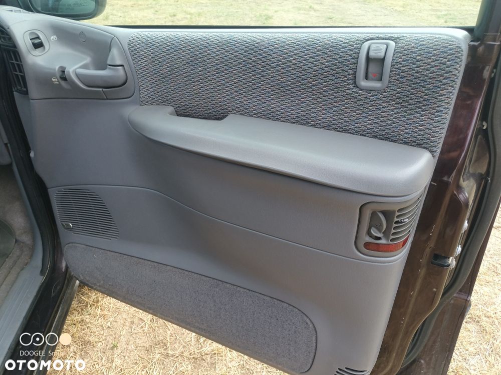 Dodge Grand Caravan - 6
