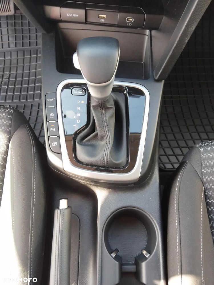 Kia XCeed 1.5 T-GDI M DCT - 14