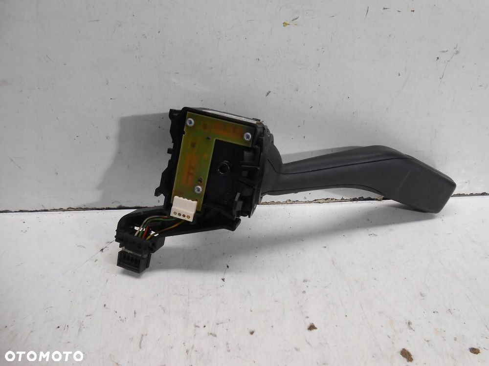 PRZEŁĄCZNIK ŚWIATEŁ KIERUNKOWSKAZÓW VW GOLF V 1K0953513 01103500 - 2