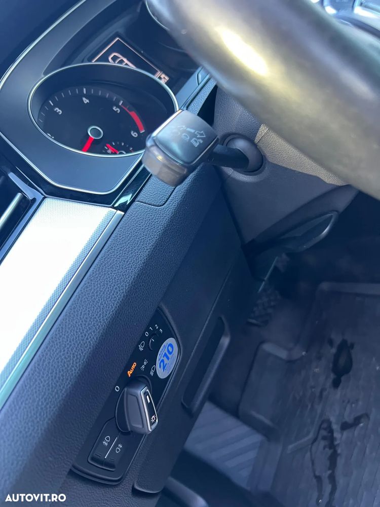 Volkswagen Passat Variant 2.0 TDI DSG 4Motion Comfortline - 18