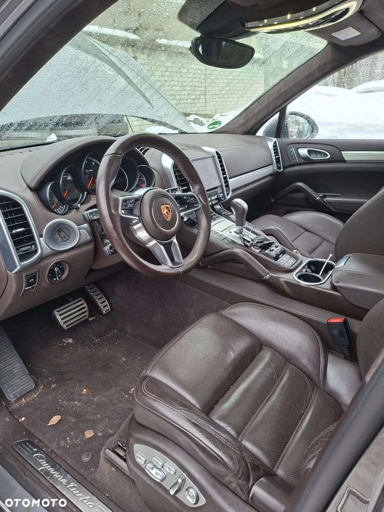 Porsche Cayenne - 6