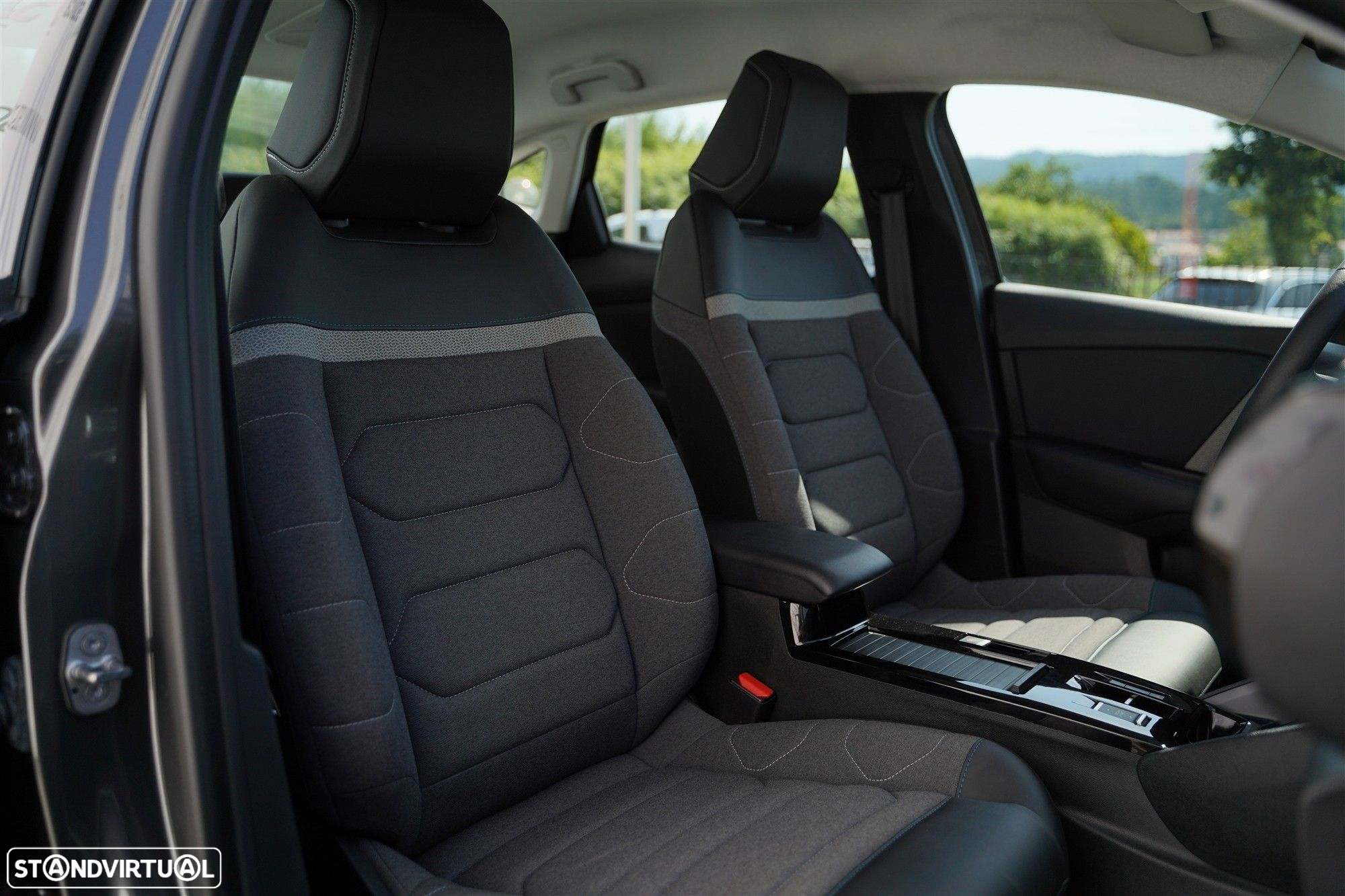 Citroën C4 X 1.2 PureTech Feel Pack EAT8 - 36