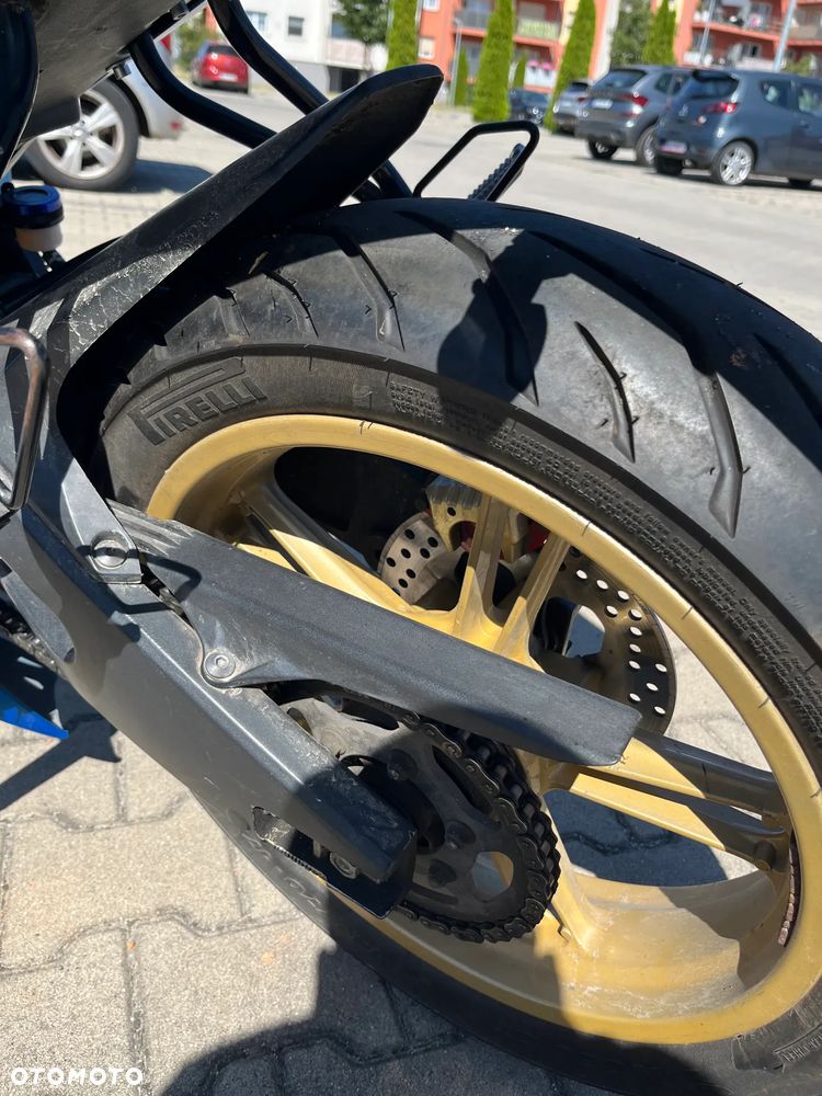 Yamaha YZF - 8