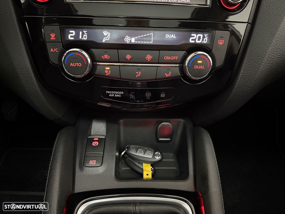 Nissan Qashqai 1.5 dCi N-Connecta 18 - 15