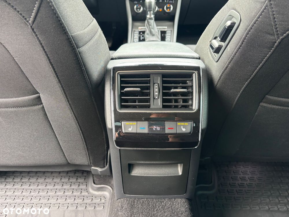 Skoda Superb 2.0 TDI SCR Style DSG - 36