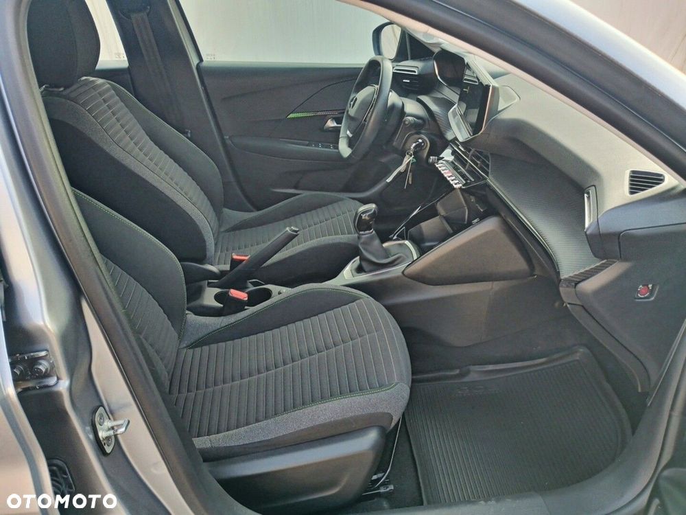 Peugeot 208 - 13