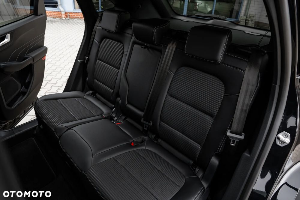 Ford Kuga 2.5 FHEV FWD Titanium X - 29