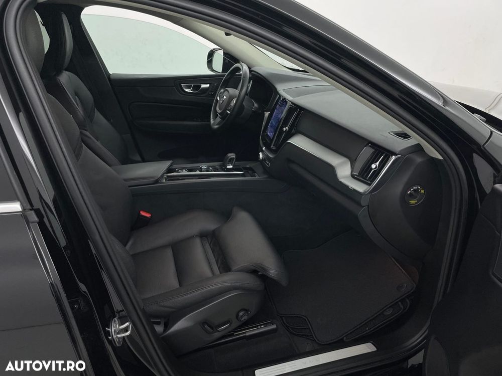 Volvo XC 60 B4 D AWD Ultimate Dark - 9