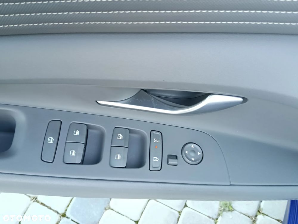 Hyundai Elantra - 16