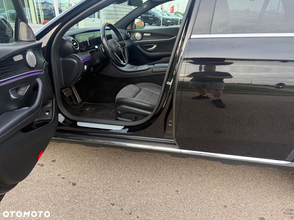 Mercedes-Benz Klasa E 200 4-Matic All-Terrain Exclusive - 13