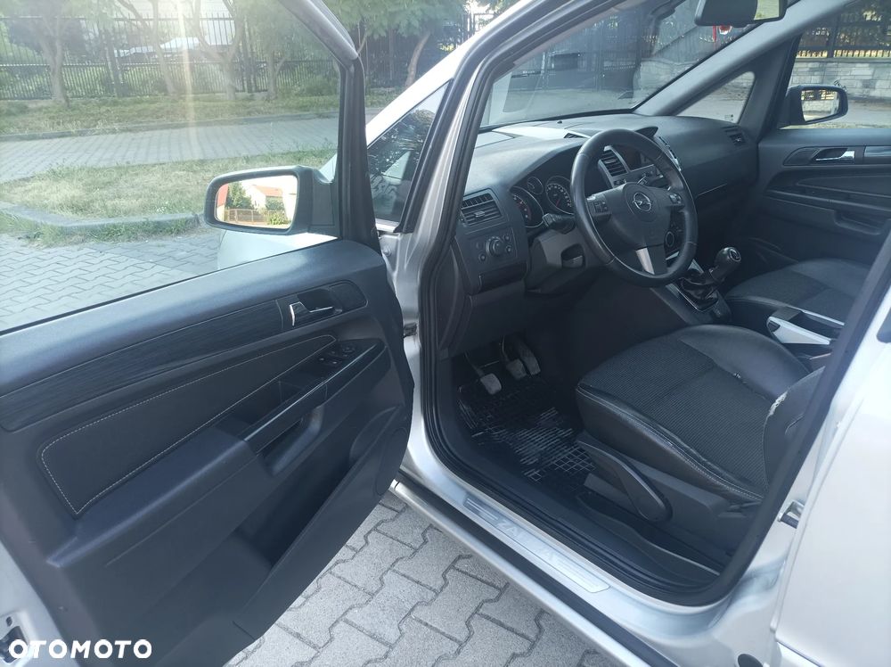 Opel Zafira 2.0 T Sport - 4