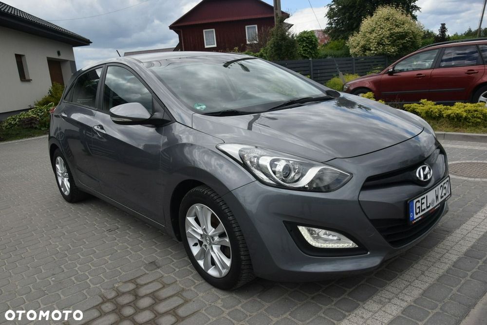 Hyundai i30 1.6 CRDi Fifa World Cup Edition - 10