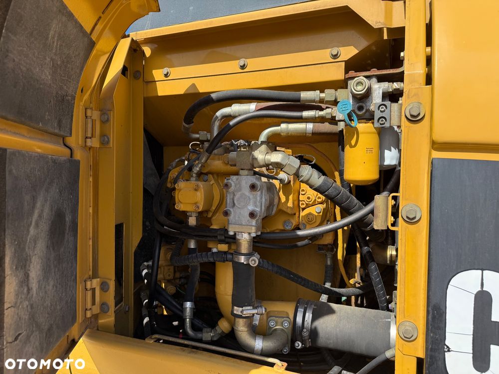 Caterpillar 318 CL - 19