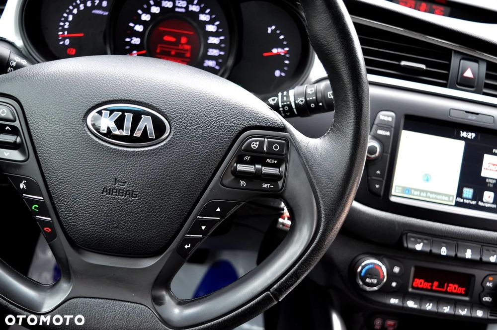 Kia Ceed 1.4 CVVT Dream Team Edition - 25