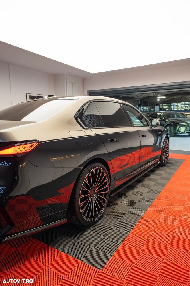 BMW Seria 7 740d xDrive MHEV - 8