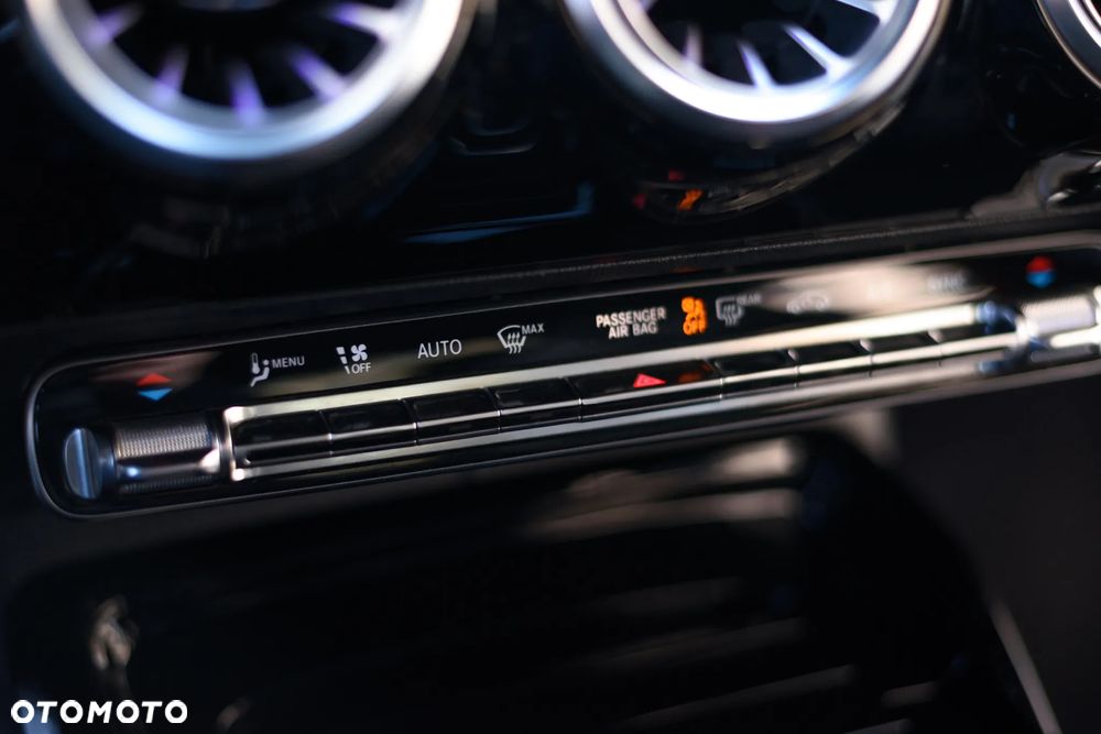 Mercedes-Benz CLA - 26