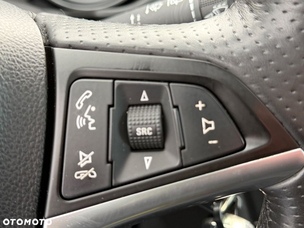 Opel Insignia - 19