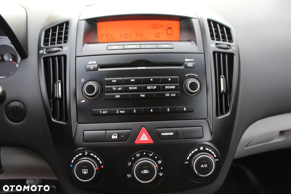 Kia Ceed 1.4 CVVT LX - 22