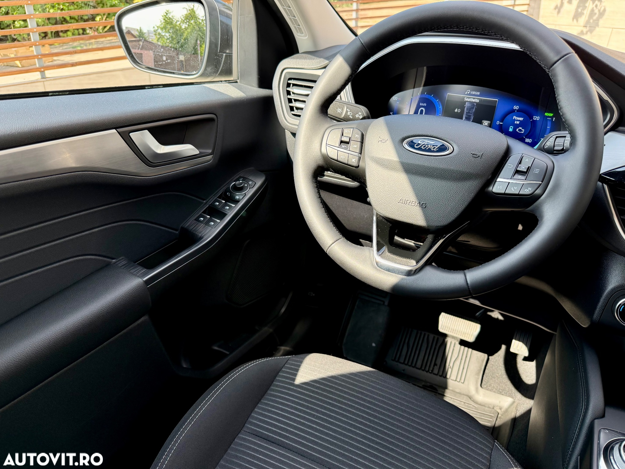 Ford Kuga 2.5 Duratec FHEV AWD Titanium - 24