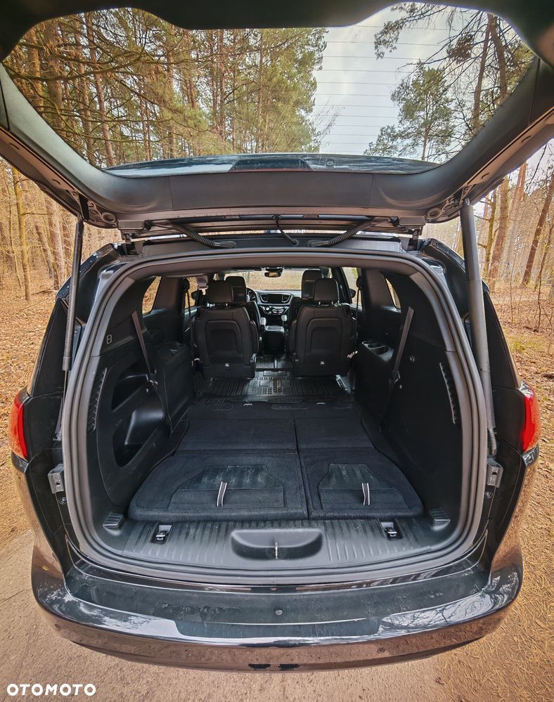 Chrysler Pacifica - 9