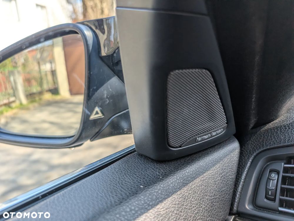 BMW Seria 5 520d xDrive - 24