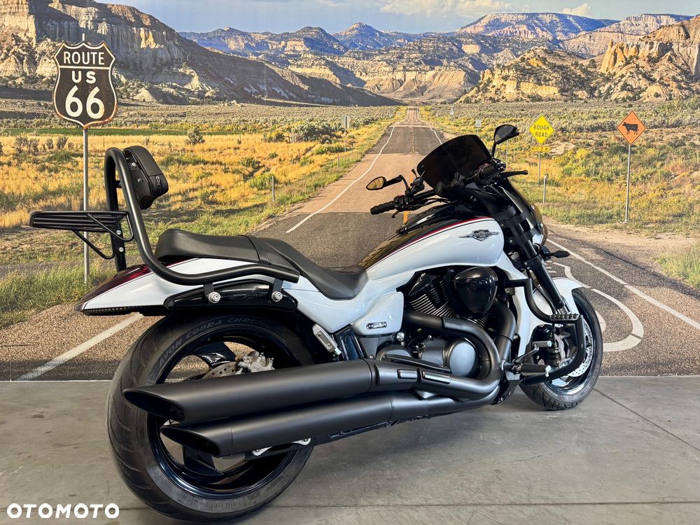 Suzuki Intruder - 4