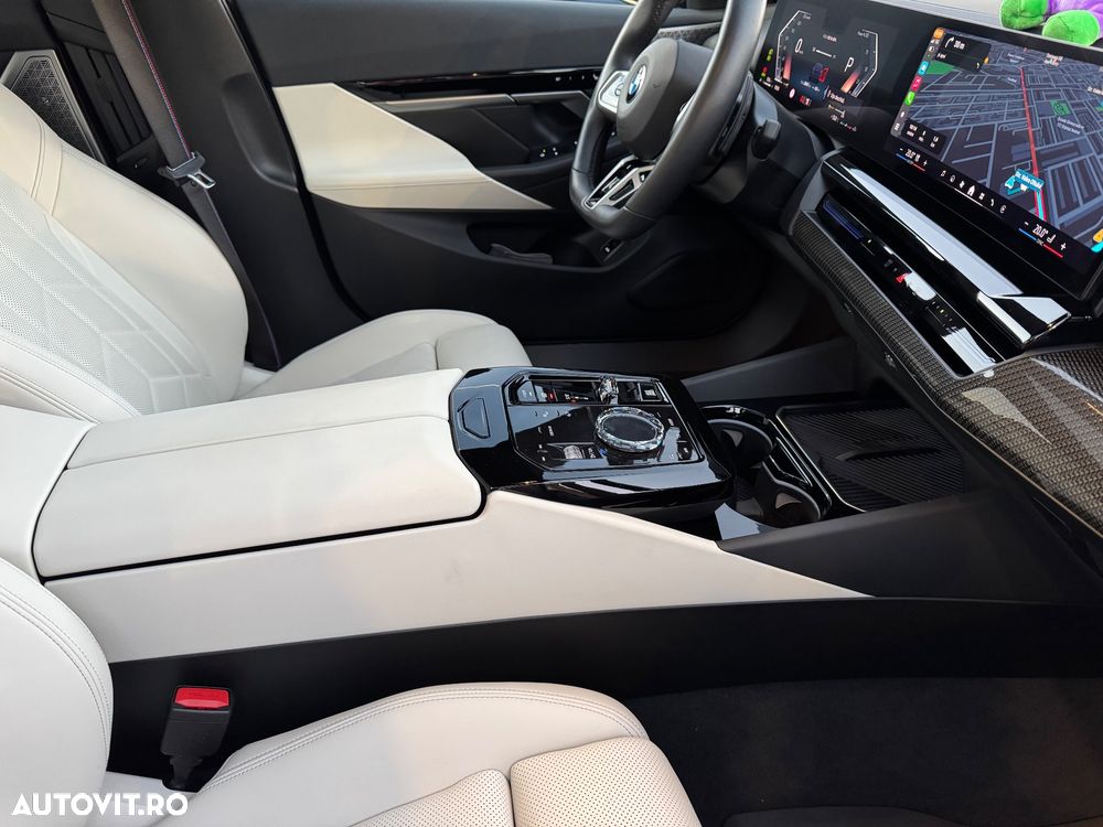 BMW Seria 5 520d AT MHEV - 30