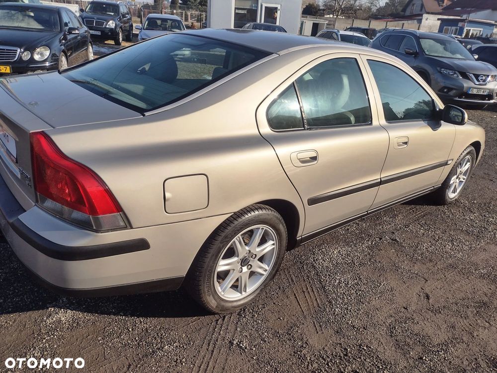 Volvo S60 2.4 Kinetic - 11