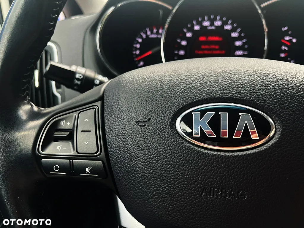 Kia Rio 1.4 Business Line Plus - 23