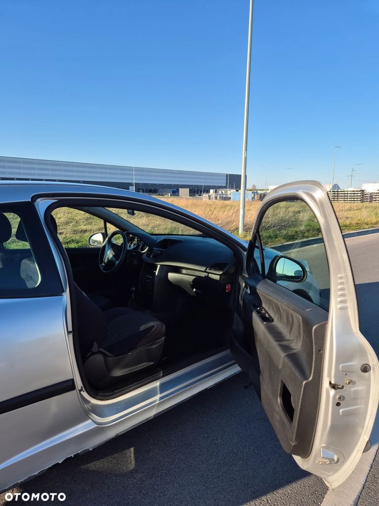 Peugeot 207 1.4 HDi Presence - 8