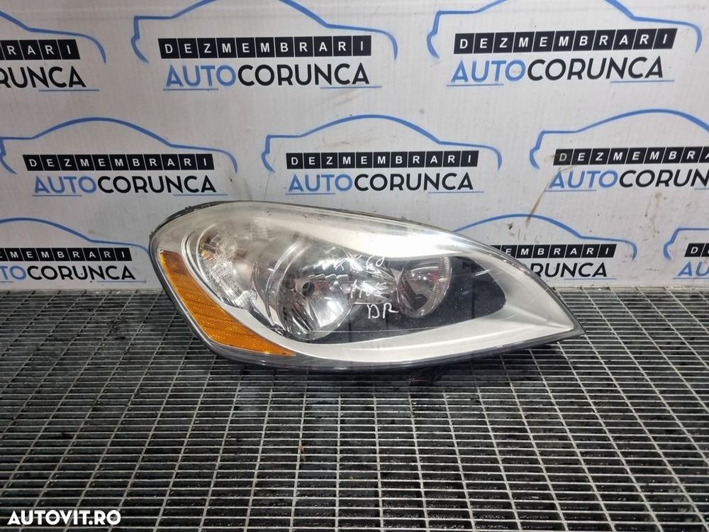 Far Dreapta Volvo XC60 2008 - 2013 SUV 4 Usi (1105) Fara xenon - 1