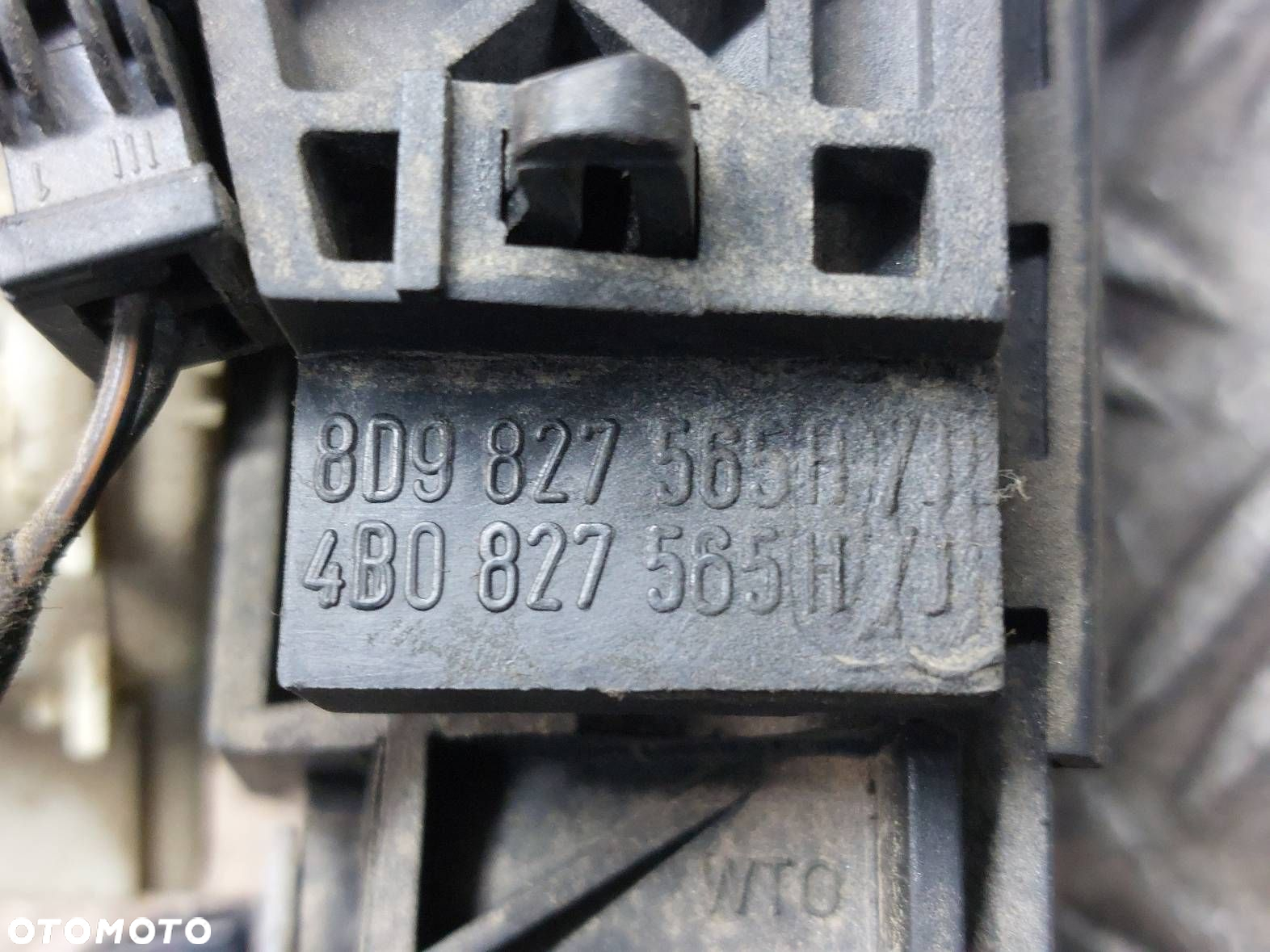 ZAMEK KLAPY BAGAŻNIKA + KLAMKA AUDI A6 C5 SEDAN 8D9827565H 4B5827505D - 4